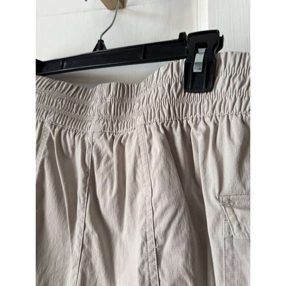 Yogalicious women’s size large beige shorts - Picture 7 of 7
